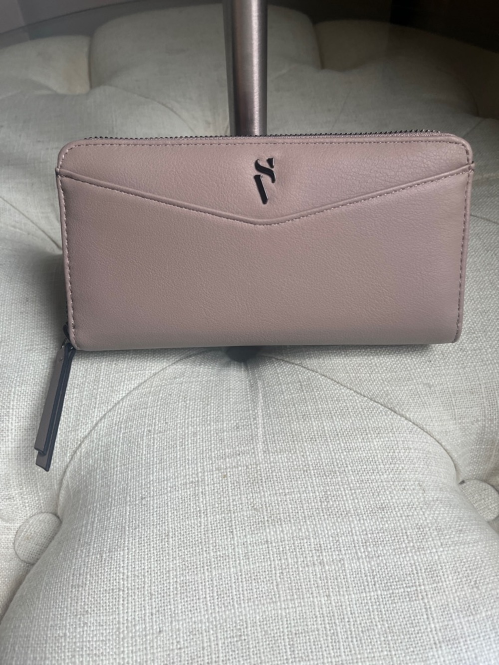 New Simply Vera Vera Wang Beige Faux Leather Front Pocket Zip-Around Wallet